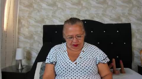 Snapshot of keiralennox chatting on October 13, 12:08 pm online show from October 13, 12:08 pm