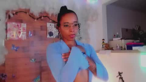 Snapshot of kelly__thomson chatting on January 21, 9:46 pm kelly__thomson online show from January 21, 9:46 pm