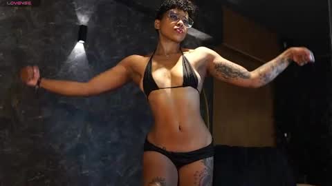 kelly__thomson online show from July 25, 1:29 pm