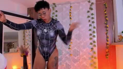 kelly__thomson online show from June 14, 3:45 pm