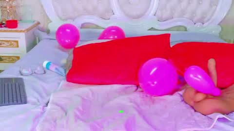 kelly_swift online show from June 26, 5:30 am
