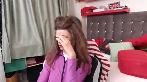 kelly online show from April 30, 8:57 pm