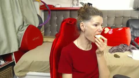 kelly online show from November 3, 3:43 am