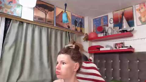 kelly online show from May 1, 9:07 pm