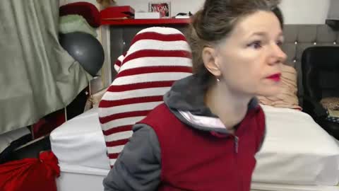 kelly online show from February 22, 9:21 am