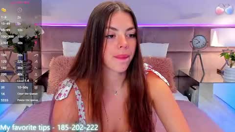 kelsi_di online show from July 19, 5:20 am