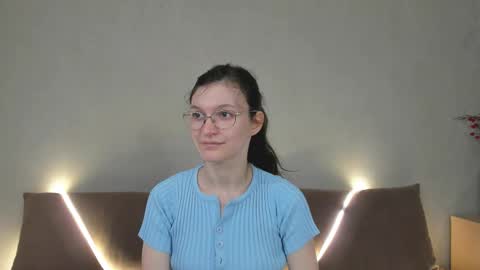 Kelsirabenold online show from March 18, 5:45 am