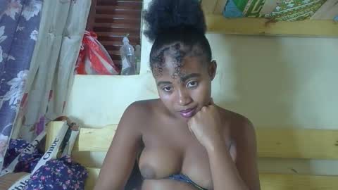 Snapshot of kenchy93 chatting on September 27, 7:48 am Kenchy online show from September 27, 7:48 am