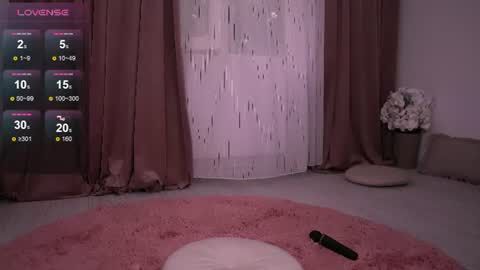 Kendall online show from June 12, 3:03 am