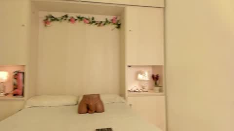 Kendal online show from February 24, 12:04 pm