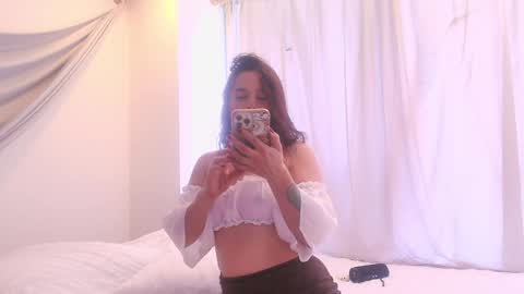 kendall online show from November 12, 3:21 pm