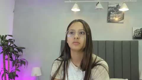 Kendra London online show from July 16, 11:37 am