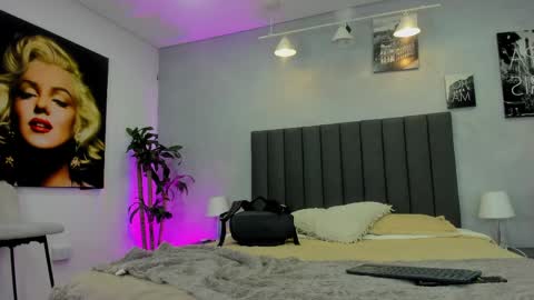 Kendra London online show from June 9, 12:04 pm