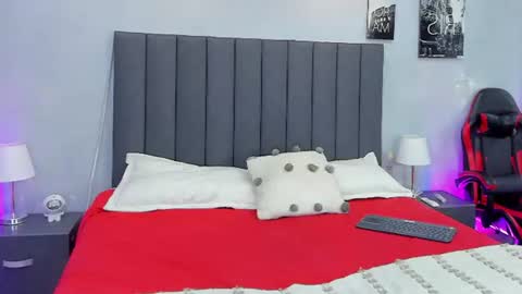 Kendra London online show from July 7, 11:24 am