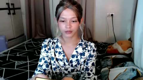 kendra_lunaxx online show from June 29, 10:15 am