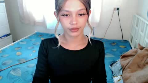 kendra_lunaxx online show from June 21, 4:49 am