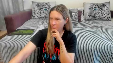 Kendra online show from July 22, 11:50 pm