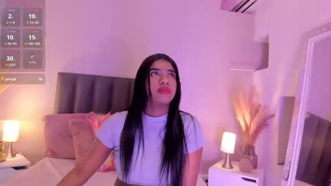 kendrachavez_ online show from November 27, 10:45 pm