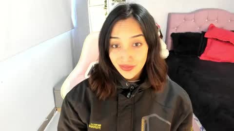 Snapshot of kenia_thompson01 chatting on December 19, 11:39 am 01 online show from December 19, 11:39 am