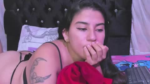 kenia walker online show from February 23, 12:15 pm