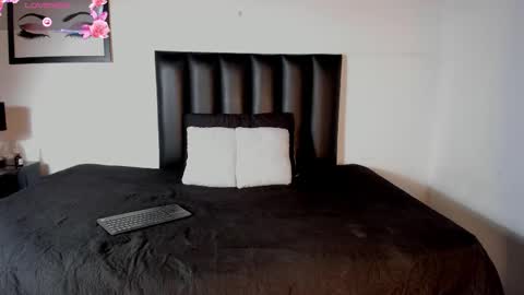 KENTHA  online show from November 12, 11:41 am