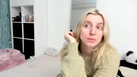 Kenzie online show from February 8, 2:43 pm