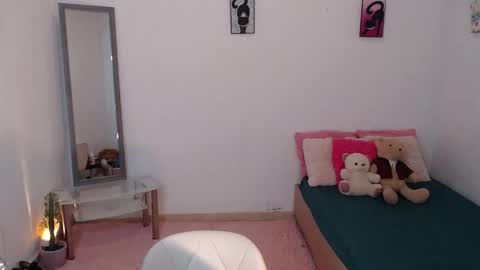 Snapshot of kesha_brooks chatting on September 10, 6:41 pm Mia  online show from September 10, 6:41 pm