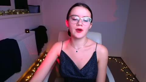 Snapshot of ketrin_pirsss chatting on December 30, 7:42 pm Ketrin online show from December 30, 7:42 pm