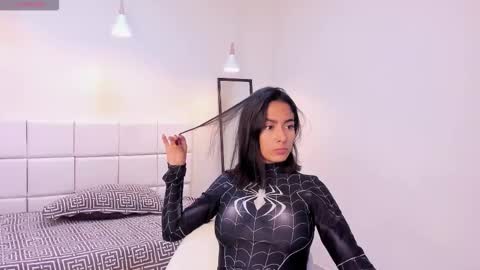 Khloe online show from January 19, 1:07 pm