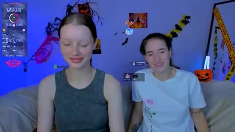 khloebeauty online show from October 23, 7:42 pm