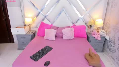 Khloe online show from July 29, 5:18 am