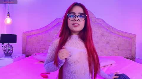 khloejohnson online show from October 19, 3:30 am