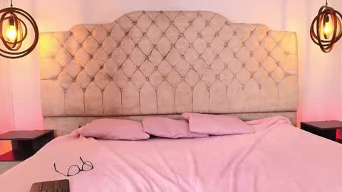 khloejohnson online show from November 12, 3:48 am