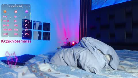 Snapshot of khloesmalls chatting on September 27, 7:48 am online show from September 27, 7:48 am