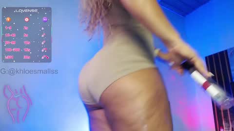 Snapshot of khloesmalls chatting on September 9, 6:13 am online show from September 9, 6:13 am