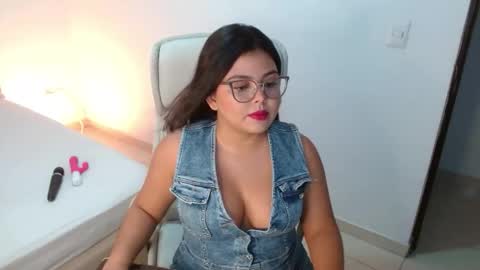 Kiara Evans online show from January 7, 10:24 pm