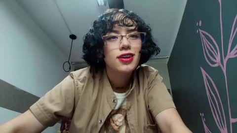KIARA FOX online show from May 2, 10:46 pm