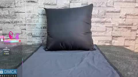 Kiara Zahiri online show from December 15, 10:53 am