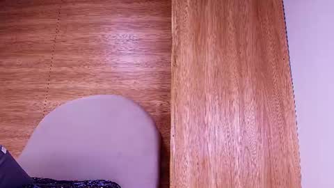 kiaralopez_ online show from June 18, 9:14 am