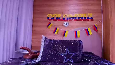 kiaralopez_ online show from June 19, 9:24 am