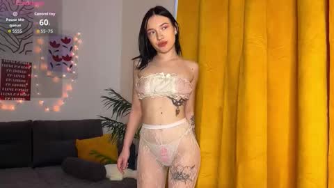 Snapshot of kiira_nighty chatting on October 14, 7:44 am kiira_nighty online show from October 14, 7:44 am