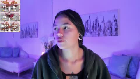 Snapshot of kiki_cams chatting on December 5, 12:33 pm kIKI online show from December 5, 12:33 pm