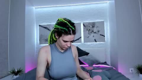 Kiki online show from October 15, 10:40 am