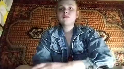 kikibang_ online show from May 6, 7:07 pm