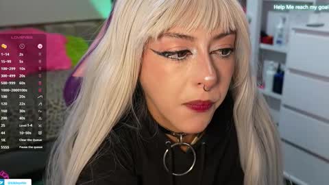 kiki online show from December 15, 8:14 pm