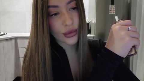 EvaAnna online show from February 8, 9:07 pm