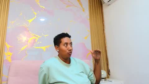 K I M online show from December 22, 8:56 pm