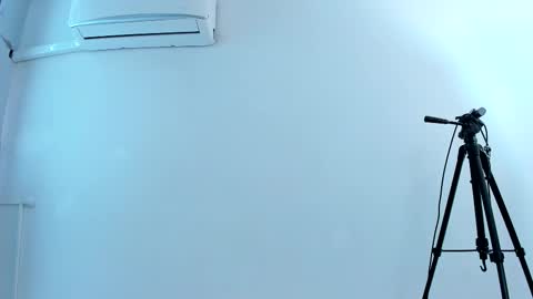 K I M online show from October 23, 1:28 pm