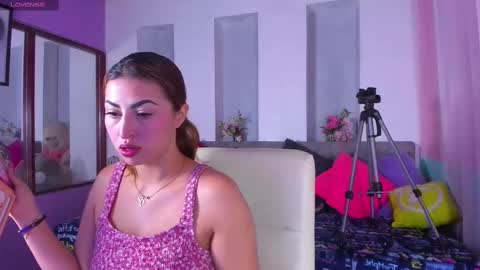 Snapshot of kimb3rly_ chatting on February 9, 2:07 pm kimberly online show from February 9, 2:07 pm