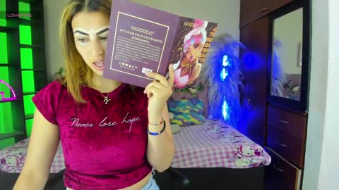 Snapshot of kimb3rly_ chatting on February 3, 1:08 pm kimberly online show from February 3, 1:08 pm